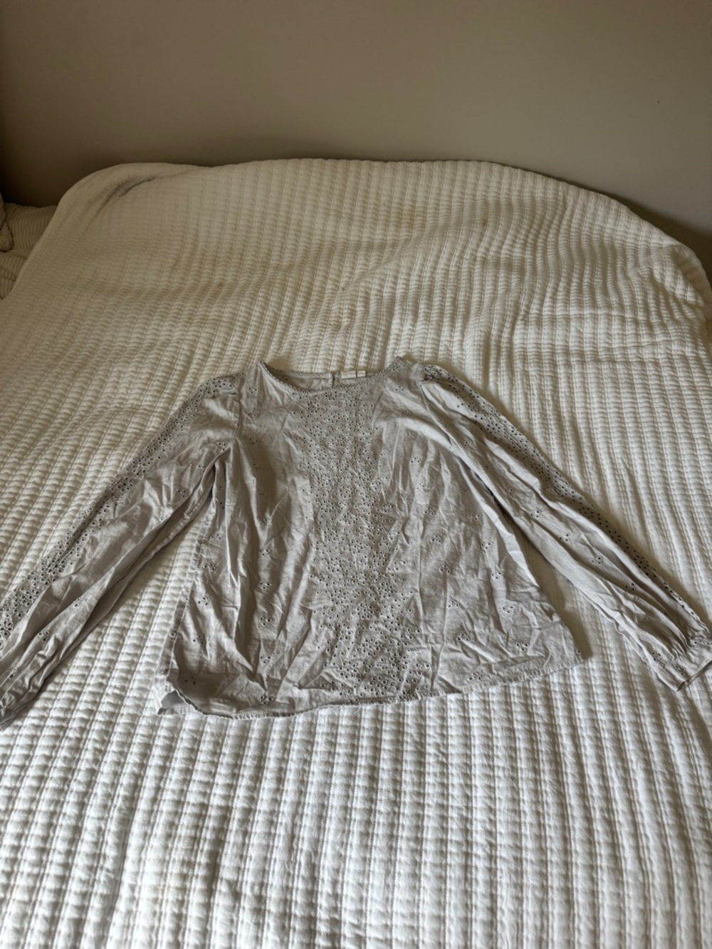 Like New GAP Eyelet Lace Puff Sleeve Top Lavender Grey - Women’s XS